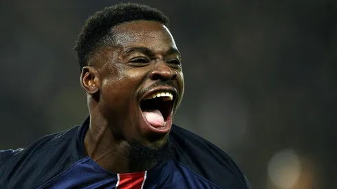Pochettino threatens to 'head-butt' Aurier if he steps out of line