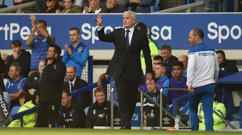 Stoke manager Hughes out to end Manchester United's 100% start