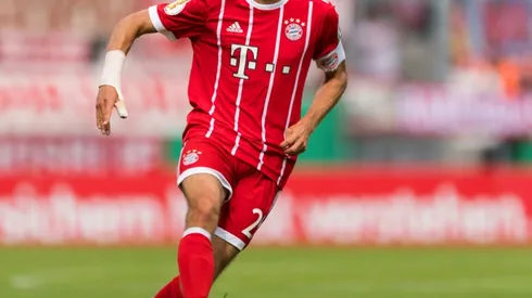 Fuming Mueller grumbles from Bayern's bench