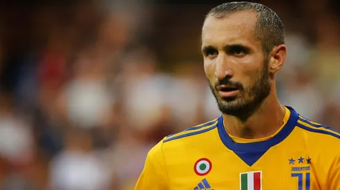 Chiellini injury deals Italy late blow for Spain qualifier