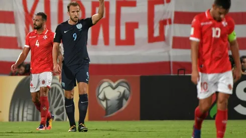 Kane's double saves England blushes