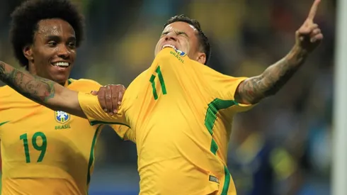 Brazil on top of S. America qualifiers as Chile, Argentina struggle