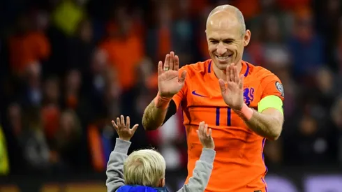 Robben retires from Netherlands duty