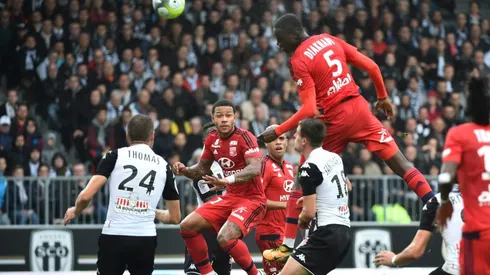 Bizarre red card for Lyon in thrilling draw at Angers