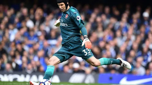 Arsenal's Cech refuses to abandon title hope
