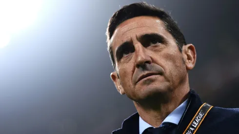 AEK Athens coach banned and fined for obscene gesture