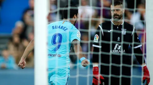 Barcelona appeal Pique ban, Suarez yellow