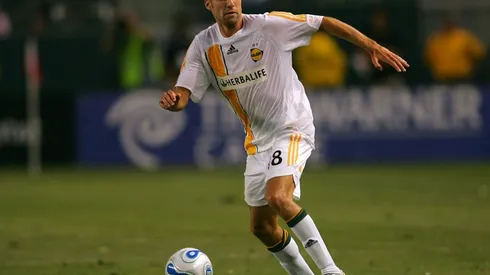 Martino joins race for US soccer top job