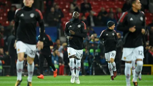 Chelsea, United battle to stay in touch with runaway City