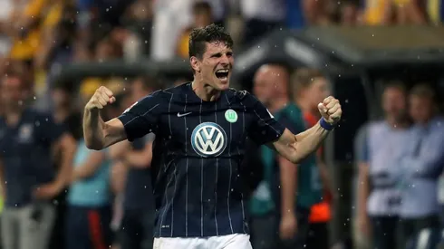 Mario Gomez heads back to Stuttgart