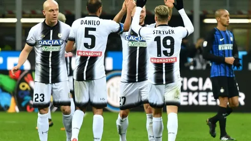 Napoli capitalise on Inter Milan's slip to move top