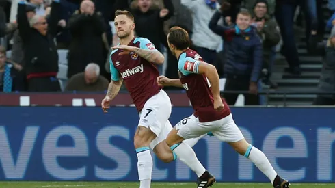 Arnautovic strikes Hammer blow to Chelsea title bid