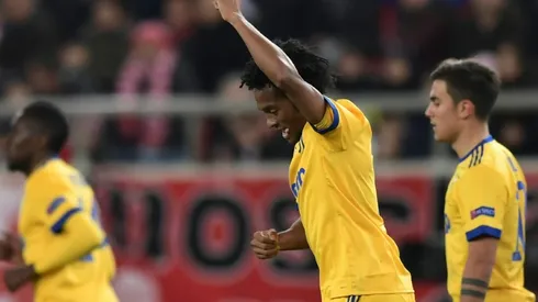 Cuadrado, Bernardeschi send Juventus through
