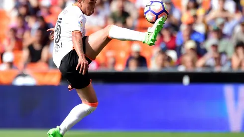 Valencia outcast Orellana joins Eibar