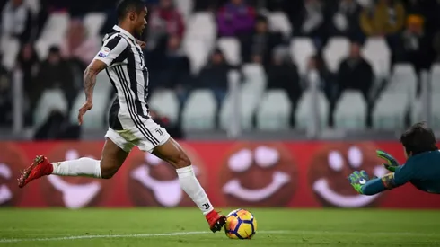 Costa keeps Juve in hot pursuit of Napoli