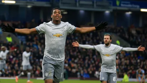 Martial strikes as Manchester United await Sanchez arrival