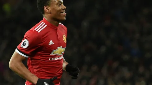 Manchester United put Sanchez saga aside to see off Stoke