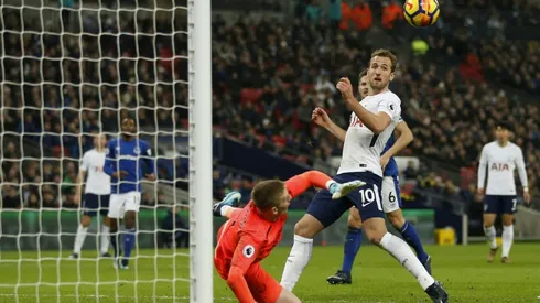 Record-breaker Kane at the double as Spurs down Everton