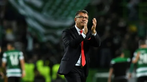 Olympiakos release coach Lemonis after fourth spell