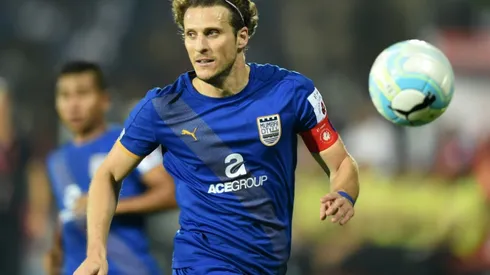 Diego Forlan joins Hong Kong club Kitchee