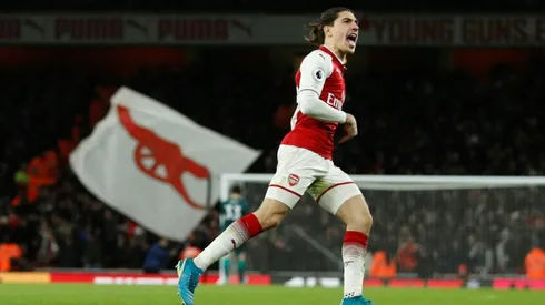 Bellerin strikes late to rescue Arsenal in Chelsea thriller