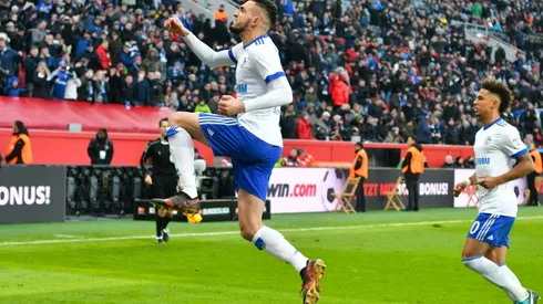 Football: Bentaleb penalty seals Schalke win at Leverkusen