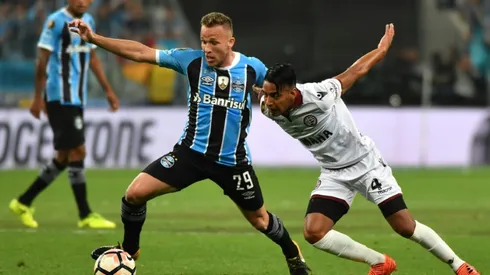 Barca agree deal for Gremio's Arthur - reports
