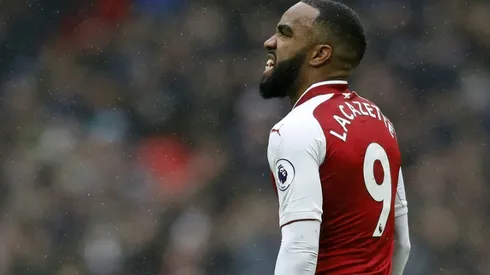 Arsenal's Lacazette out for up to 6 weeks after knee op