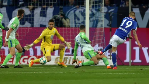 Schalke, Frankfurt into German Cup last four