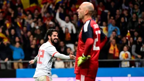 World Cup hopefuls Spain crush Argentina, Brazil edge Germany