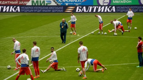 World Cup hosts Russia seek French redemption