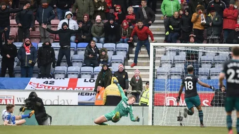 Hughes makes flying start as Southampton reach FA Cup semis