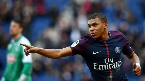 Mbappe double keeps PSG perfect at home