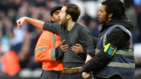 West Ham vow life bans for pitch invaders