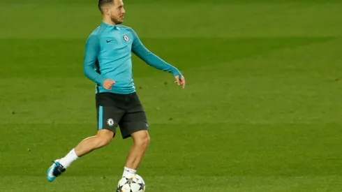 Hazard should aim to copy "genius" Iniesta - Conte