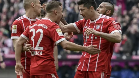 Lewandowski grabs hat-trick as Bayern rout Hamburg