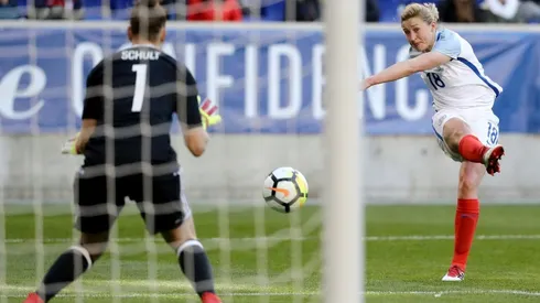 White double gives England draw against Germany