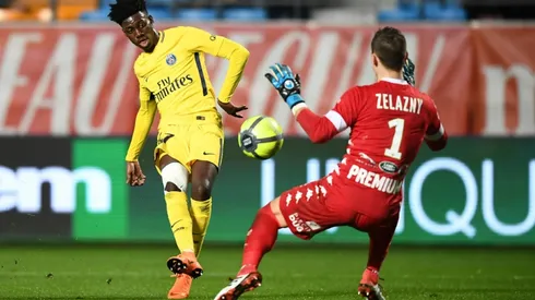 Like father, like son: Timothy Weah makes PSG debut