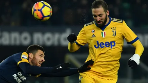 Argentina end Higuain's exile for Spain, Italy clashes