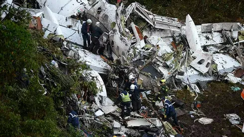 Lack of fuel caused 2016 Brazil football team plane crash