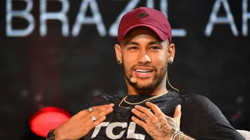 Neymar expected back in Paris in mid-May at latest