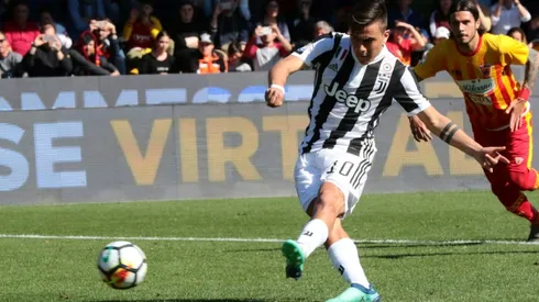 Dybala hat-trick stretches Juventus lead, Roma fall to inspired Fiorentina