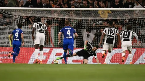 Bologna sign Dutch defender Dijks