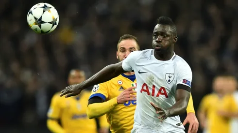 Sanchez extends Spurs deal to 2024