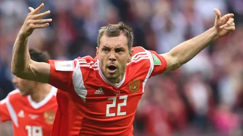 Journeyman Dzyuba wins Russian hearts at World Cup
