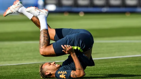 Neymar shouldn't shoulder Brazil's World Cup hopes - Tite