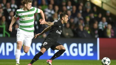 Southampton sign Celtic's Armstrong