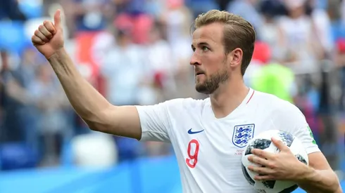 Kane fires England to World Cup knockout stage