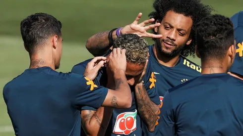Neymar's father calls for social media truce