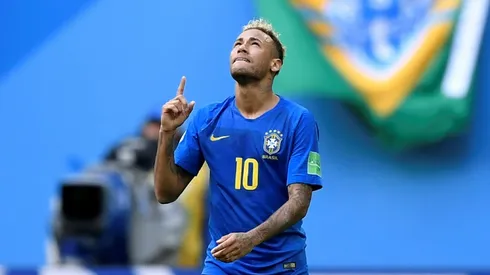 Neymar, Coutinho strike late to put Brazil bid back on track